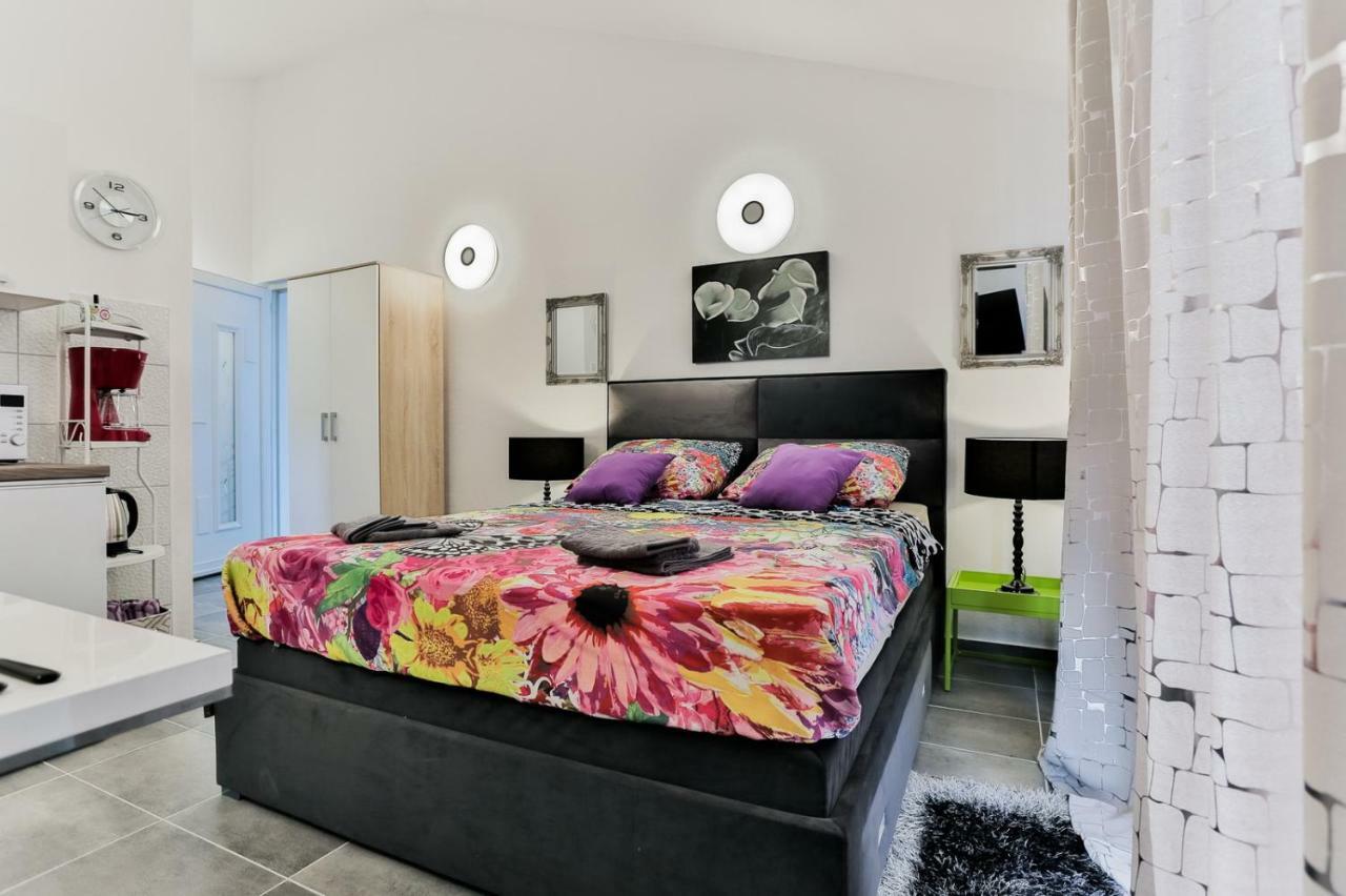 Scandalli Apartment *